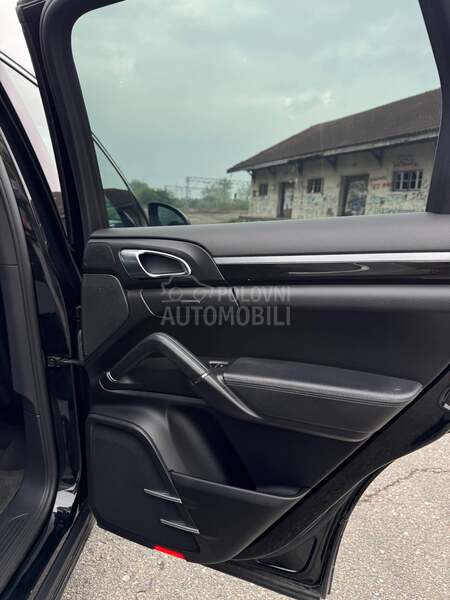 Porsche Cayenne 3.0 V6 CH