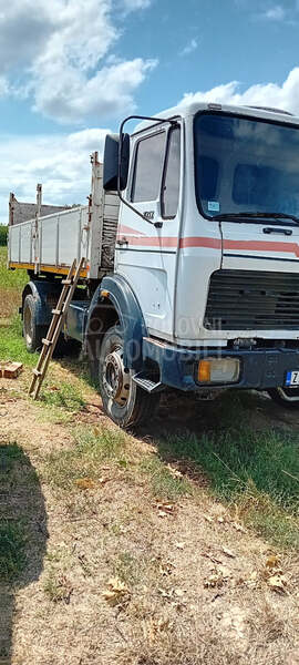 Mercedes Benz 1017