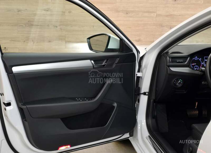 Škoda Superb 2.0tdi DSG/LED/NAV