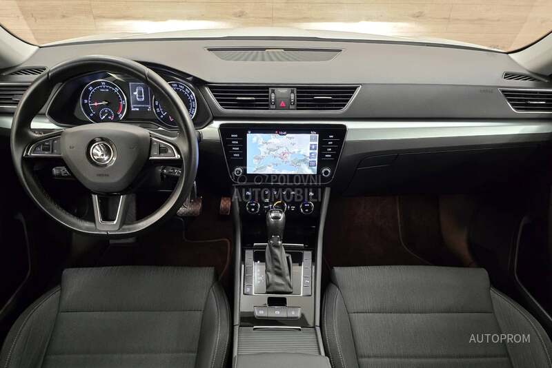 Škoda Superb 2.0tdi DSG/LED/NAV