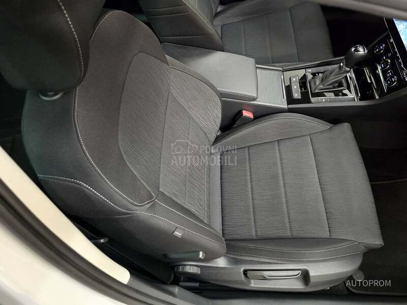 Škoda Superb 2.0tdi DSG/LED/NAV