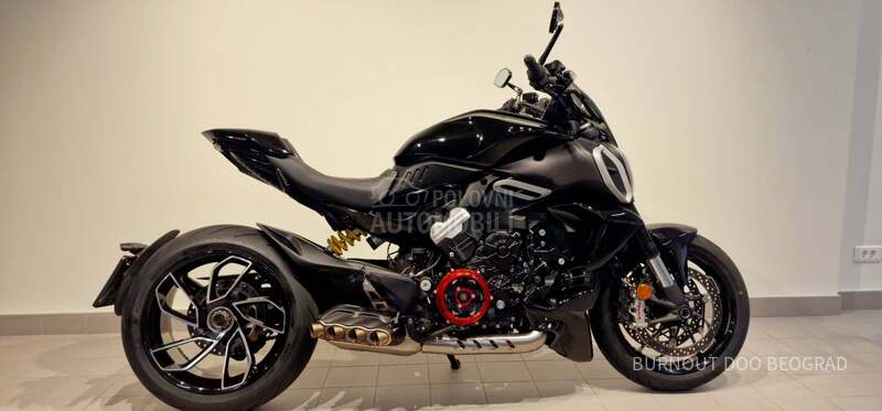 Ducati Diavel V4