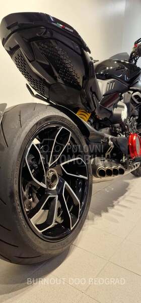 Ducati Diavel V4