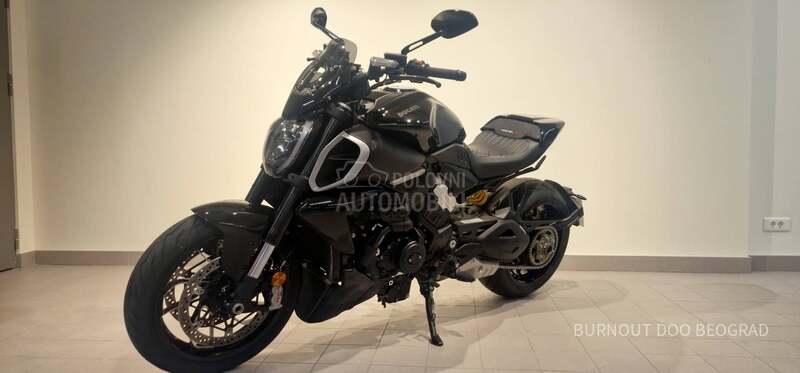 Ducati Diavel V4