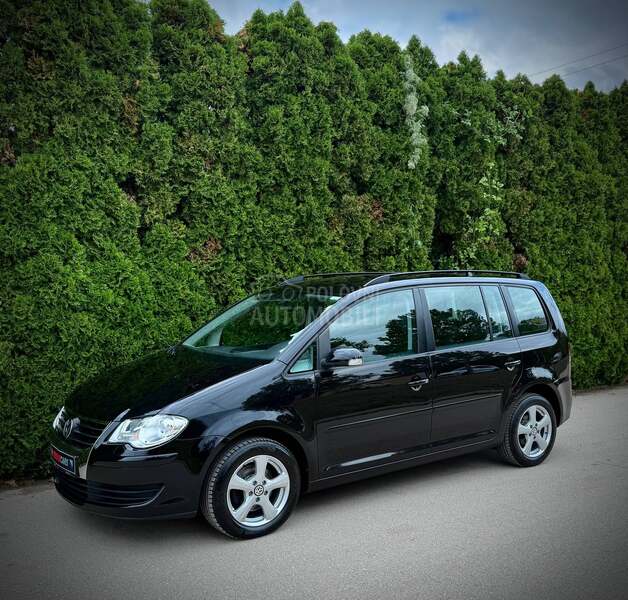 Volkswagen Touran 7 SED NAV CH