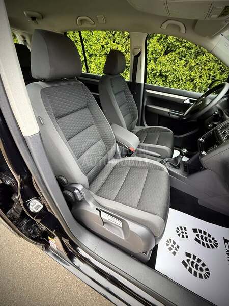 Volkswagen Touran 7 SED NAV CH