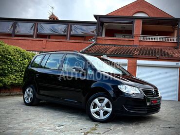 Volkswagen Touran 7 SED NAV CH