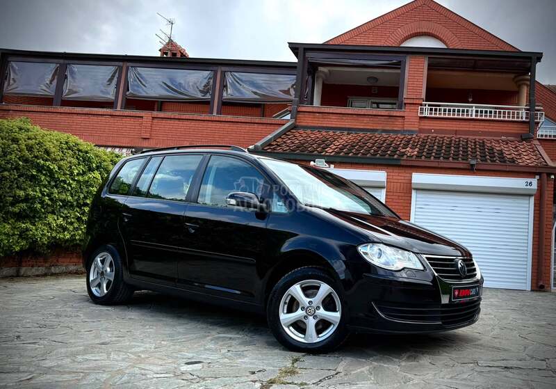 Volkswagen Touran 7 SED NAV CH