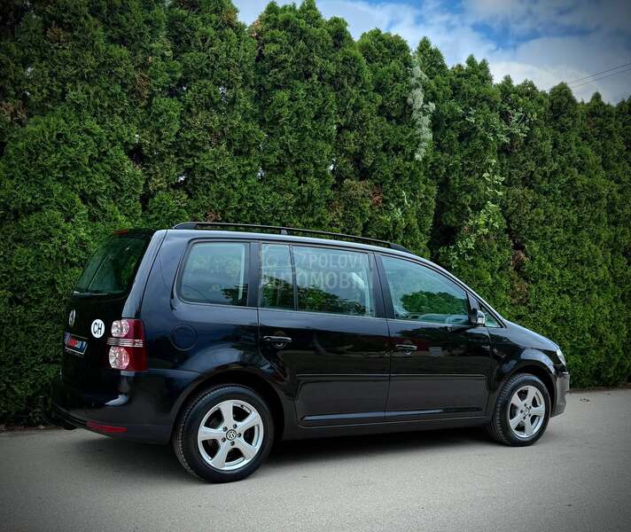 Volkswagen Touran 7 SED NAV CH