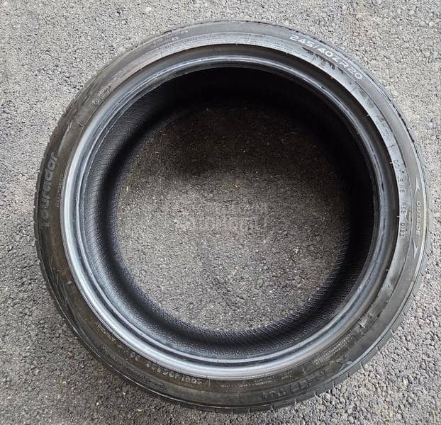 Tourador 245/40 R20 Letnja