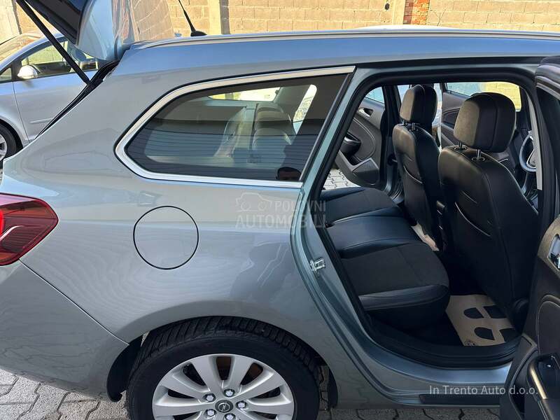Opel Astra J 1.7 CDTI COSMO