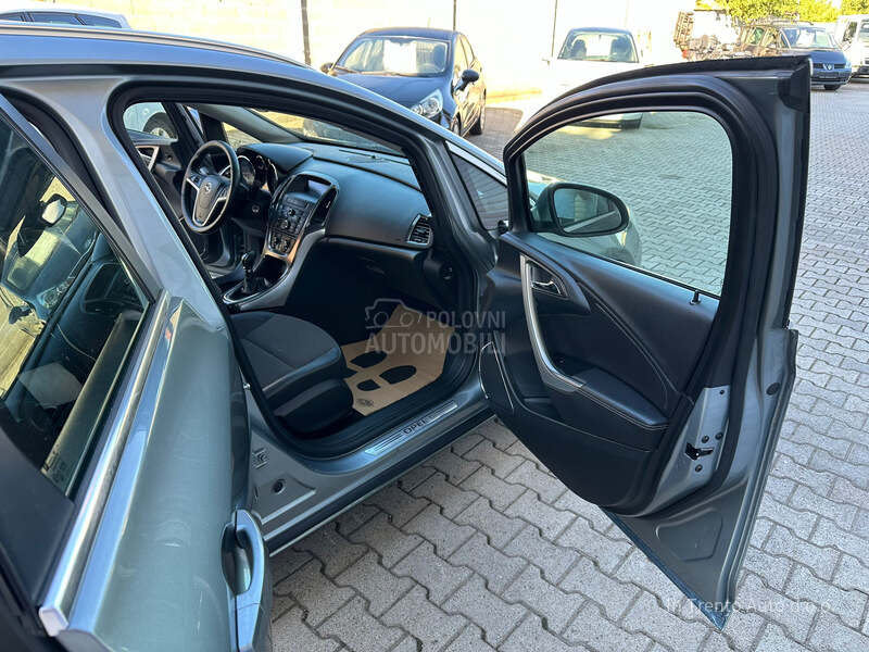 Opel Astra J 1.7 CDTI COSMO