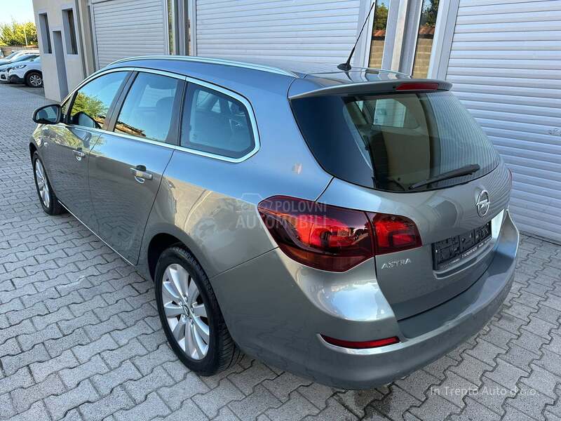 Opel Astra J 1.7 CDTI COSMO