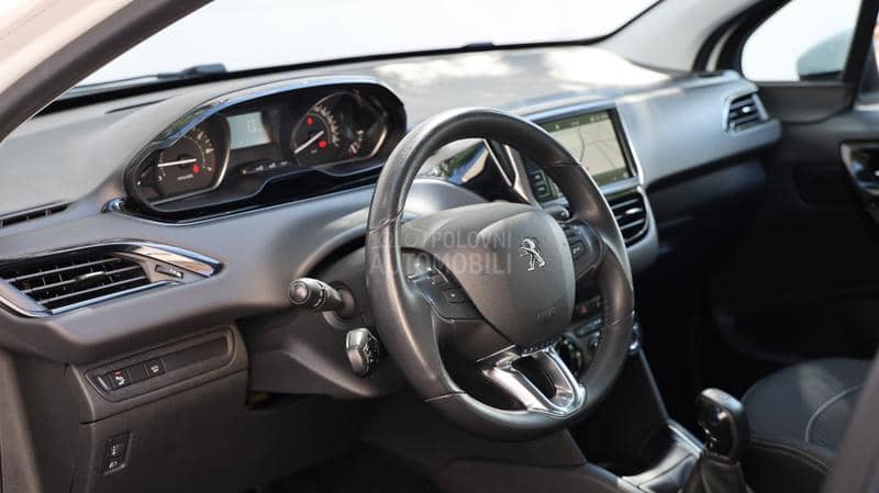 Peugeot 208 1.2 PureTach Peugeot 208 1.2 PureTach