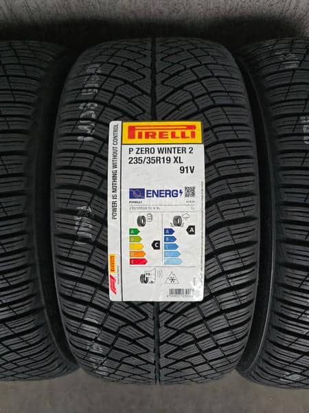 Pirelli 235/35 R19 Zimska