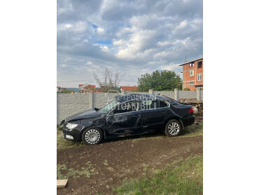 Delovi za Škoda Superb 2.0tdi 2013. god.