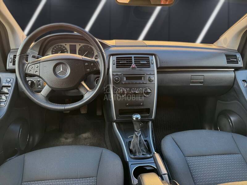 Mercedes Benz B 180 