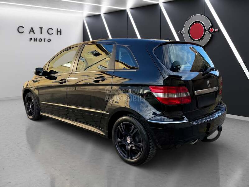 Mercedes Benz B 180 