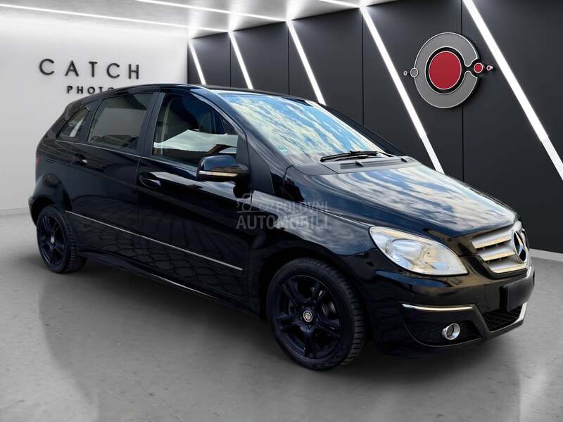 Mercedes Benz B 180 