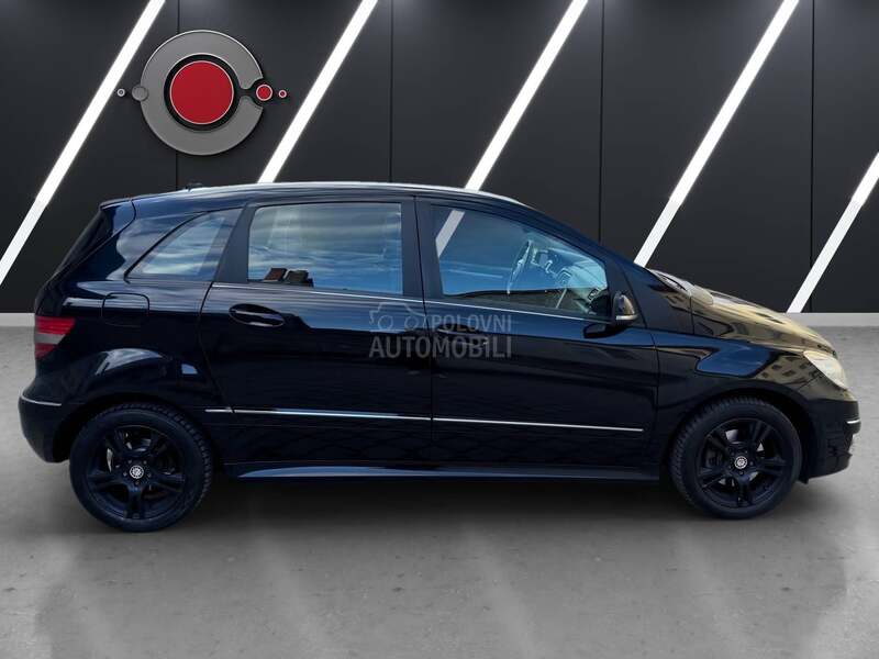 Mercedes Benz B 180 