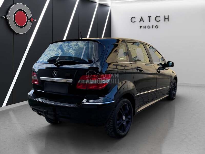 Mercedes Benz B 180 