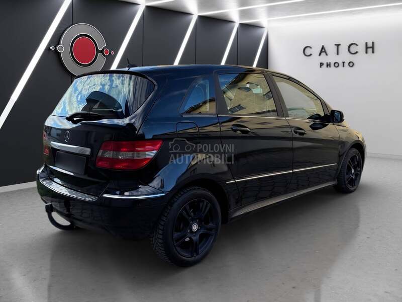 Mercedes Benz B 180 
