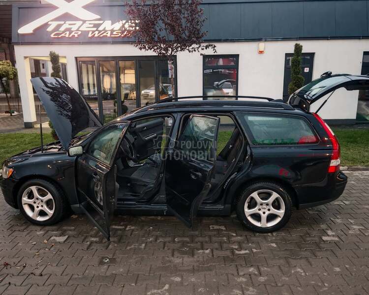 Volvo V50 