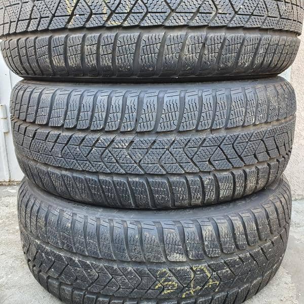 Pirelli 215/50 R18 Zimska