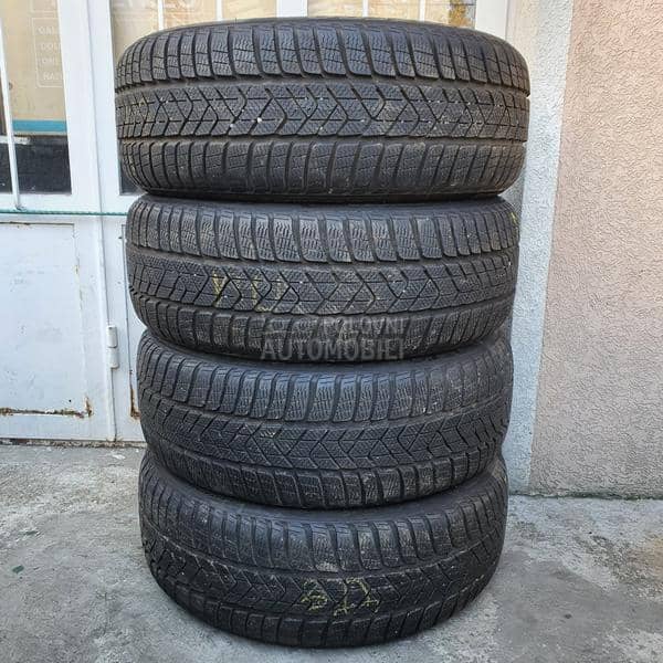 Pirelli 215/50 R18 Zimska