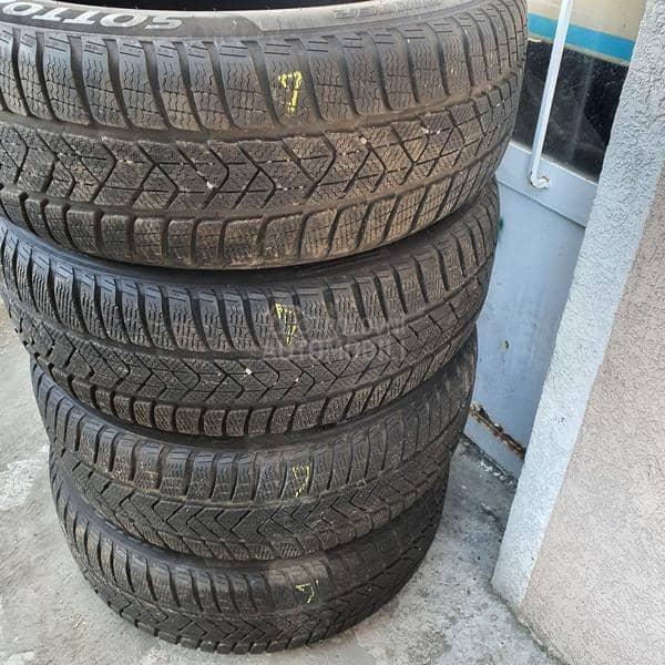 Pirelli 215/50 R18 Zimska
