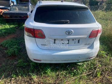 Toyota Avensis D4D 2010. god. -  kompletan auto u delovima