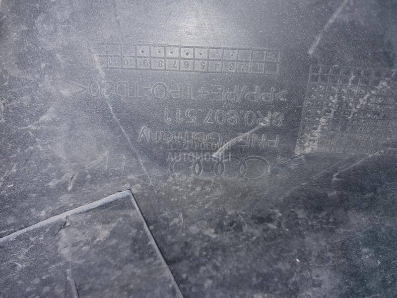 Q5 8R0 FACELIFT BRANIK ZADNJI