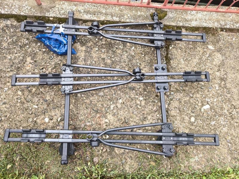 Nosac krovni,za tri bicikle