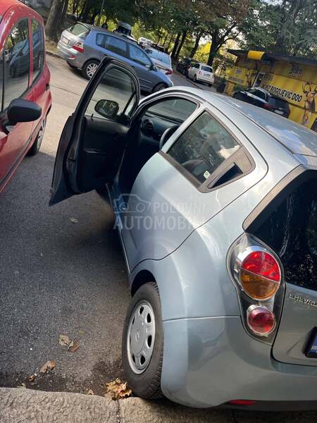 Chevrolet Spark 1.0  16 v 4 cilind