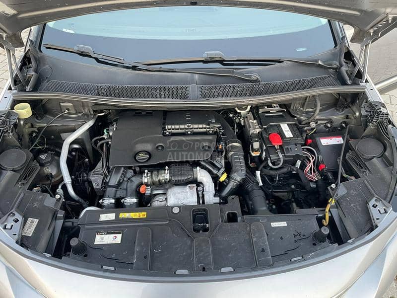 Peugeot 3008 1.6hdi ALLURE