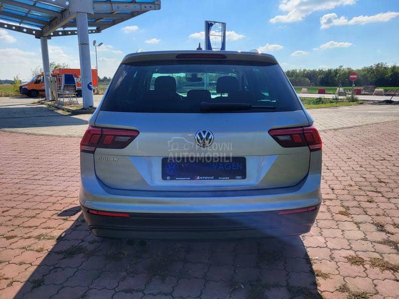 Volkswagen Tiguan COMFORT/DSG/V.SER. Volkswagen Tiguan COMFORT/DSG/V.SER.