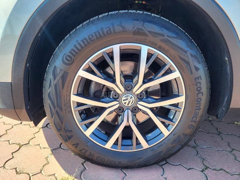 Volkswagen Tiguan COMFORT/DSG/V.SER. Volkswagen Tiguan COMFORT/DSG/V.SER.