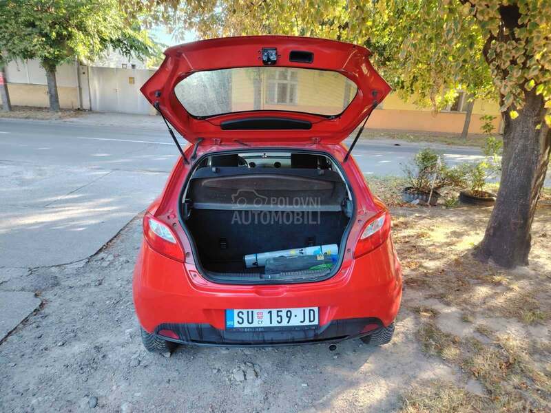 Mazda 2 