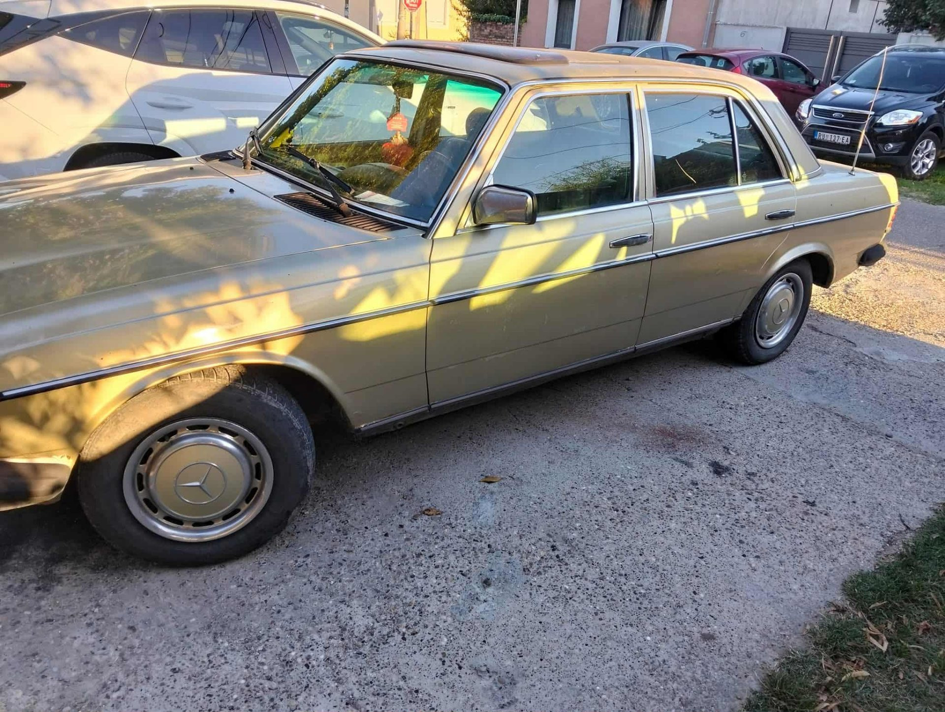 Mercedes Benz W123 200d
