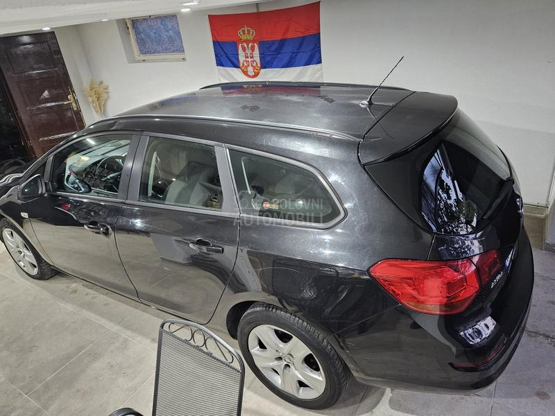 Opel Astra J 