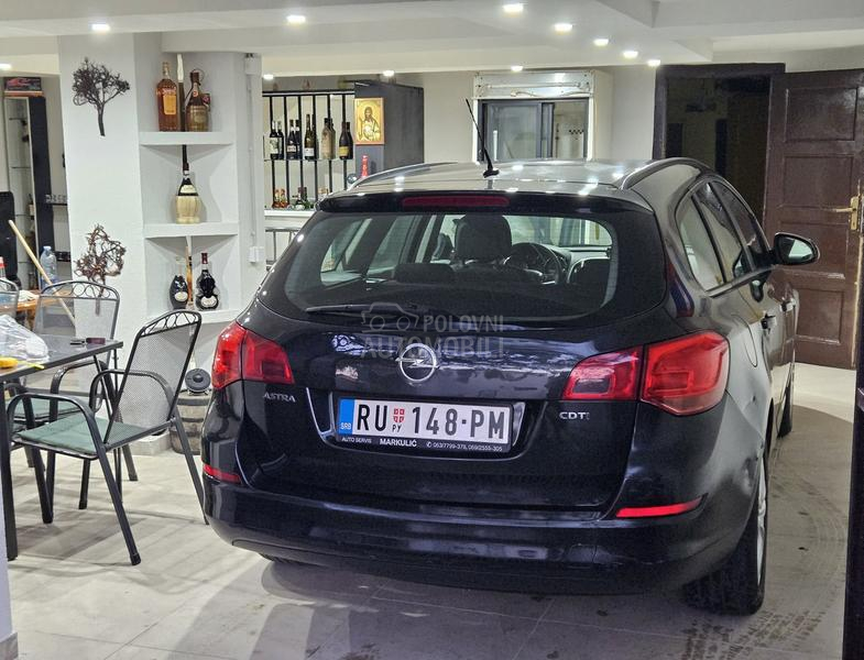 Opel Astra J 