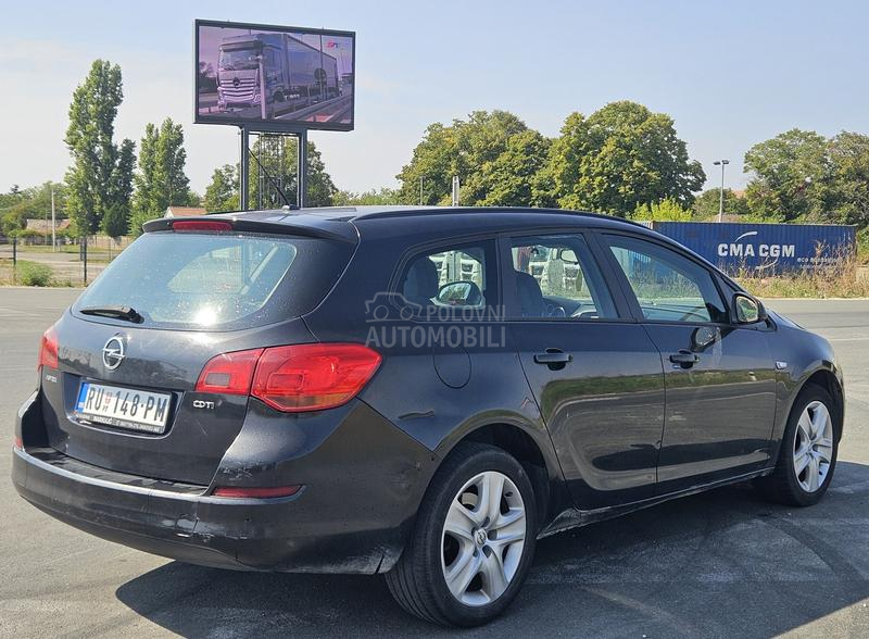 Opel Astra J 