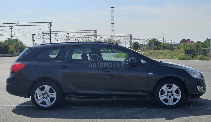 Opel Astra J 