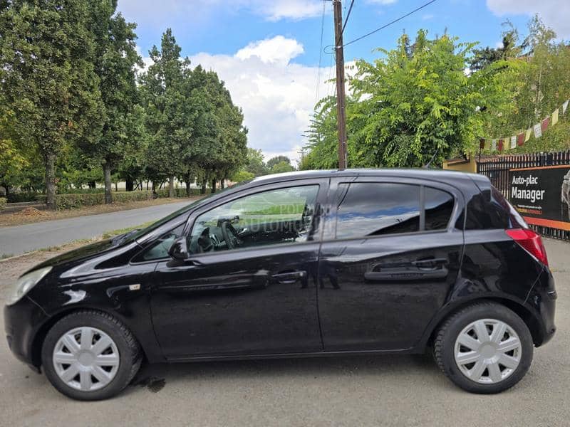 Opel Corsa D 1.2 16v.