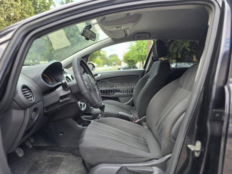 Opel Corsa D 1.2 16v.
