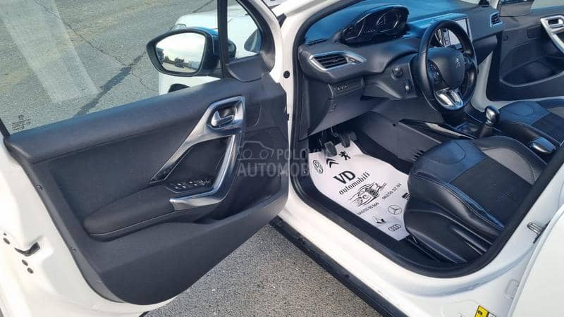 Peugeot 2008 ALLURE Peugeot 2008 ALLURE