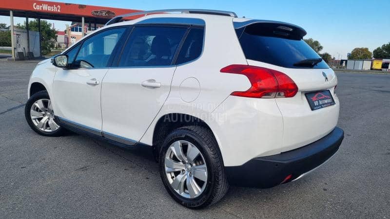 Peugeot 2008 ALLURE Peugeot 2008 ALLURE