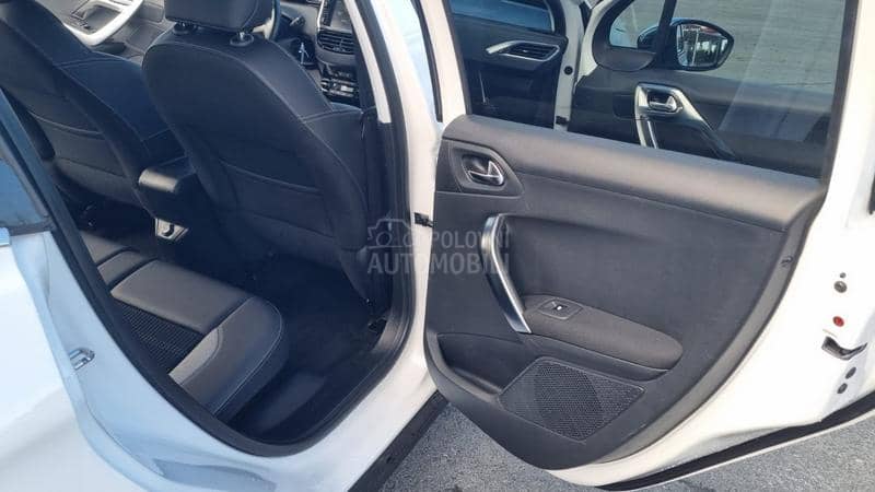 Peugeot 2008 ALLURE Peugeot 2008 ALLURE