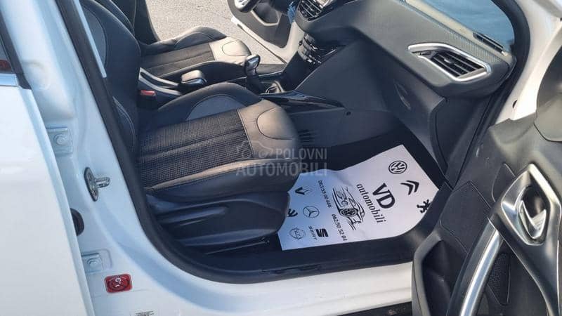 Peugeot 2008 ALLURE Peugeot 2008 ALLURE