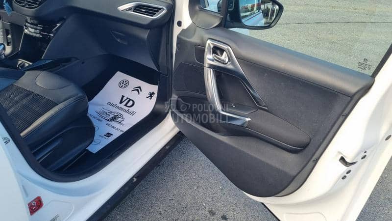 Peugeot 2008 ALLURE Peugeot 2008 ALLURE